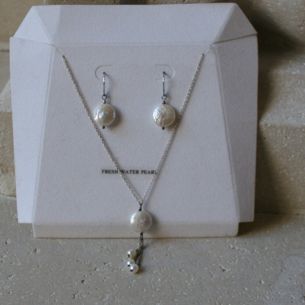 Fresh Water Pearl Earrings & Necklace (NWOT)